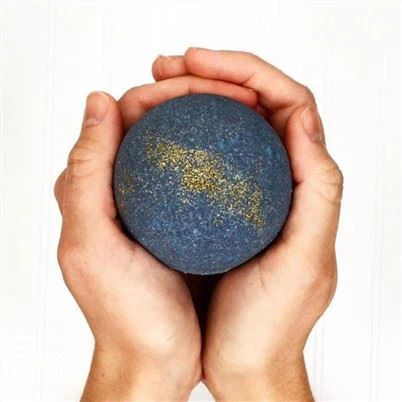 bubble black bath bomb